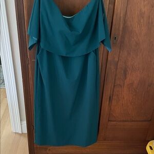 Elegant Green Midi Dress with pockets!